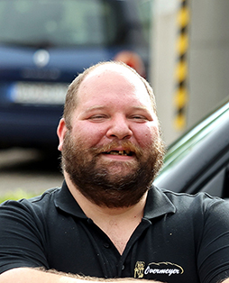 portrait der backstubenleitung der feinbäckerei overmeyer, christian rung